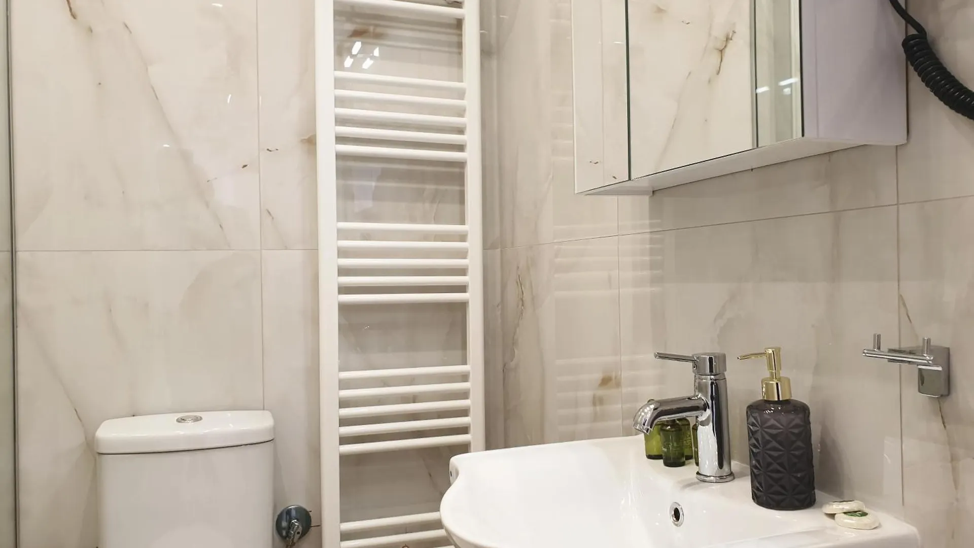 Eantos Studios And Suites Peraía Apartman