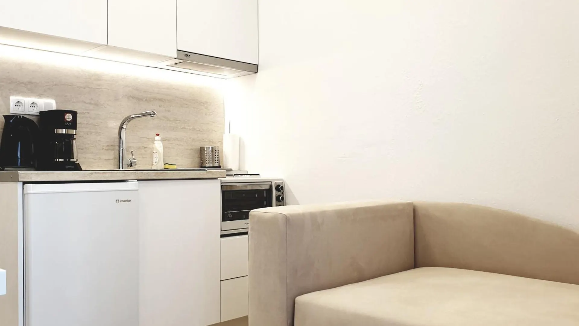 Eantos Studios And Suites Peraía 0*,  Görögország